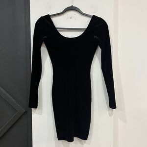 american apparel black velvet dress | Dresses | Nwt American Apparel Crepe Xs Size:Medium 8-10 this timeless piece features sizeFilter-M Anne Klein Little Black